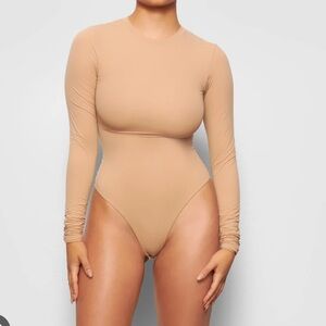Skims Essential Crew Neck Bodysuit
